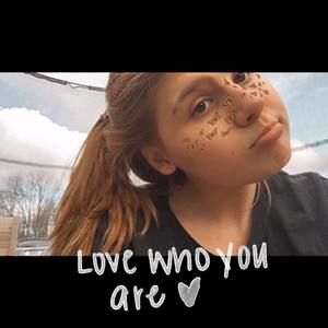 Meet your Posher, Alexis